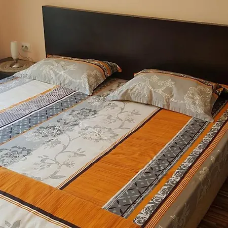 With Terrace Apartman Burgasz